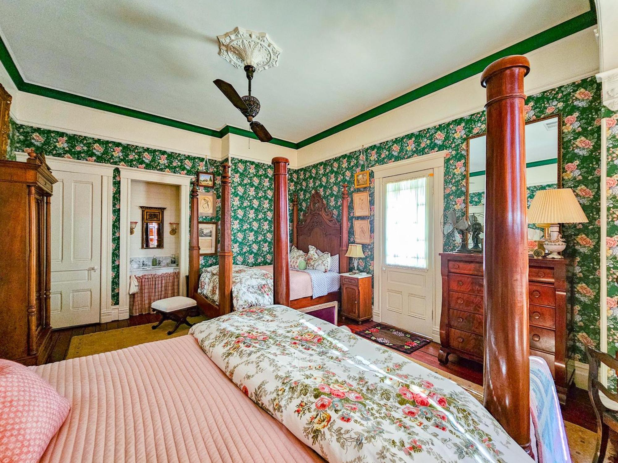 The Jd Hyde Historic Inn Visalia Buitenkant foto