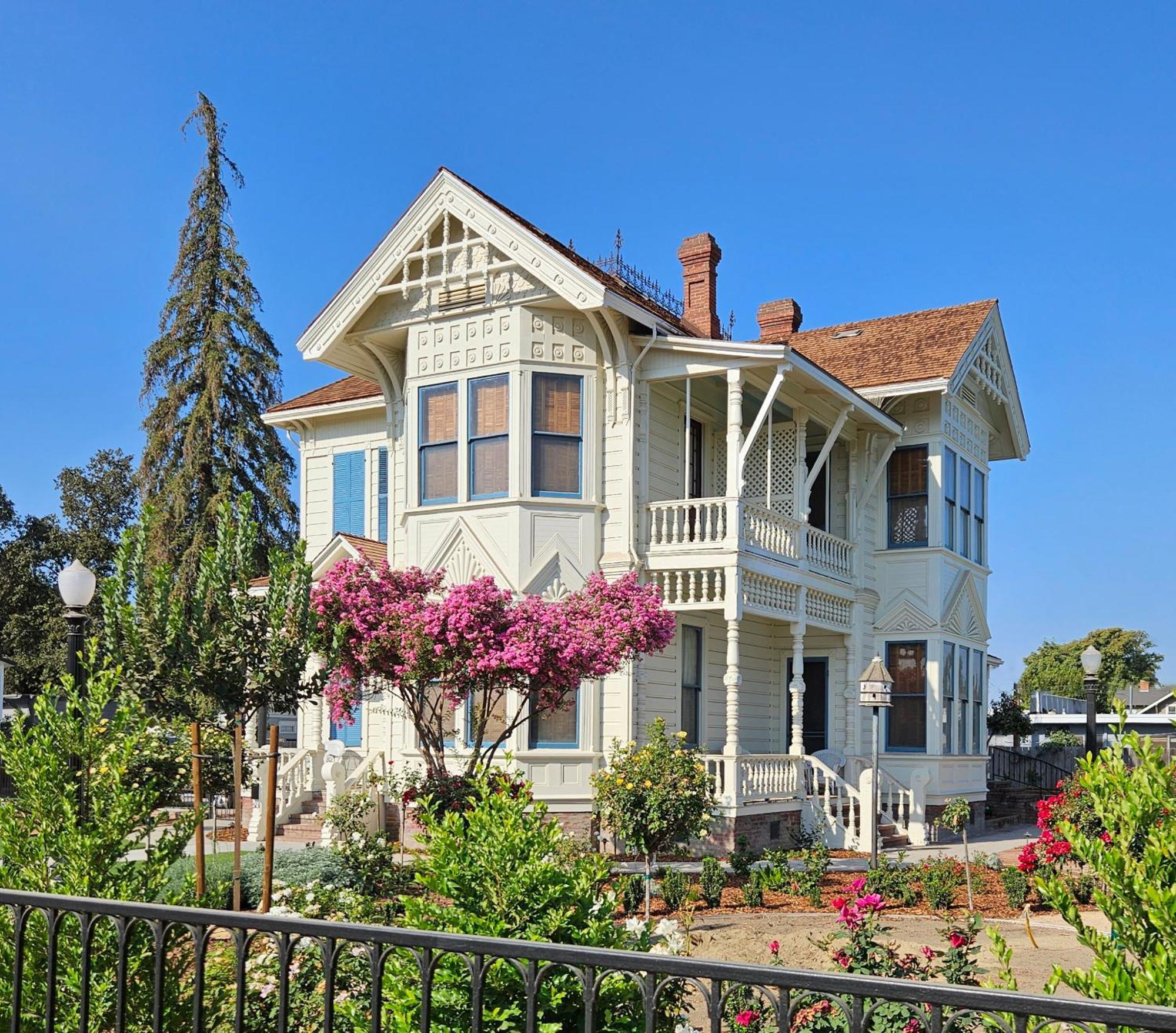 The Jd Hyde Historic Inn Visalia Buitenkant foto